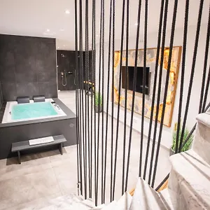 Private Spa&garden Alpi Apartment